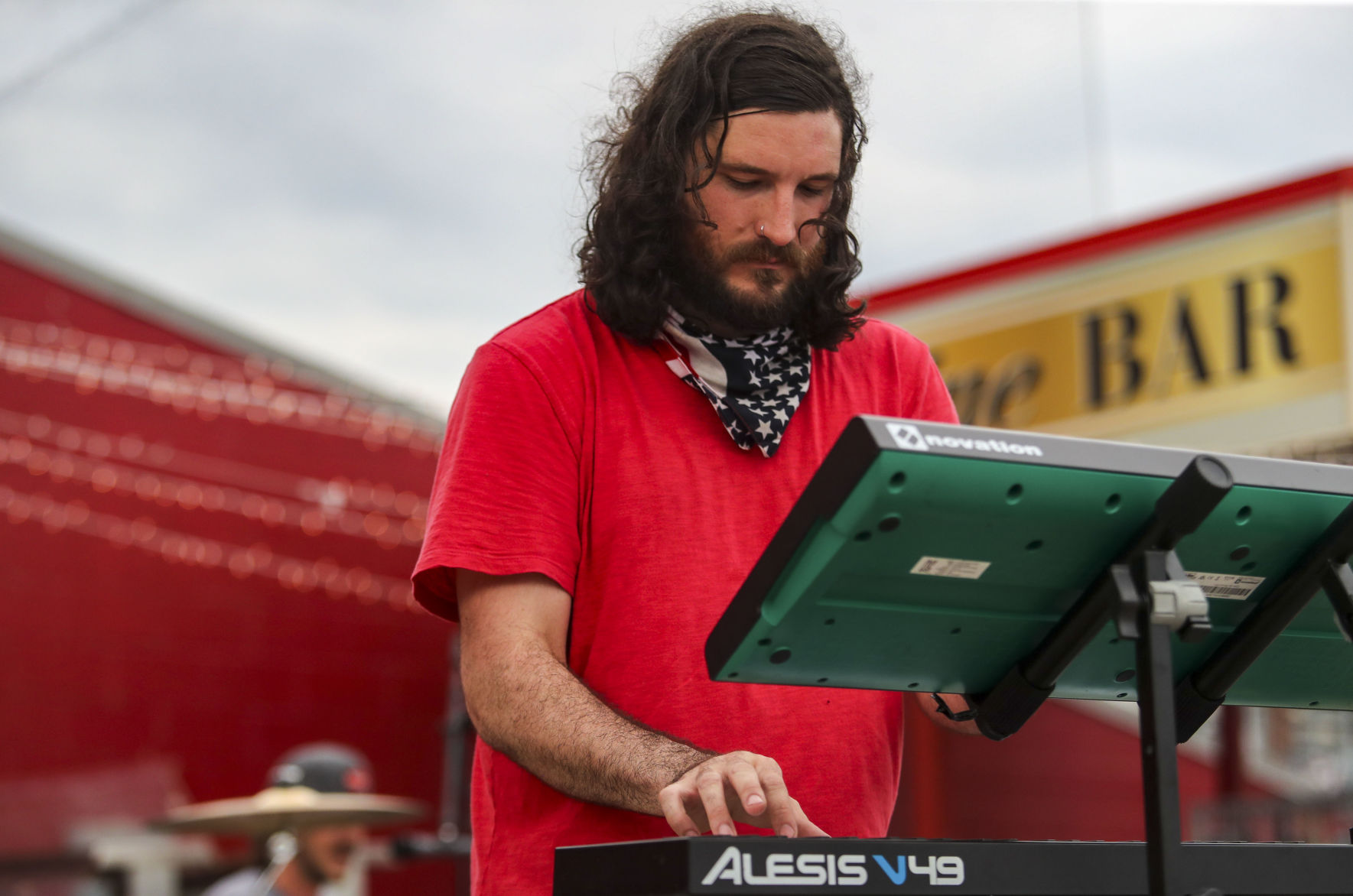 070419-mda-nws-redwhiteboom-030